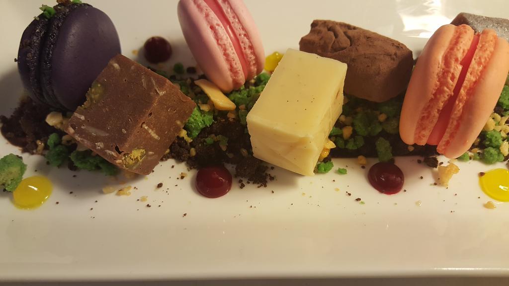לאדלו Overton Grange Country Hotel מראה חיצוני תמונה