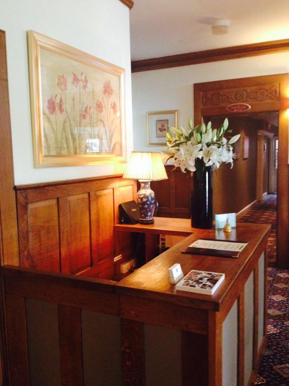 לאדלו Overton Grange Country Hotel מראה חיצוני תמונה