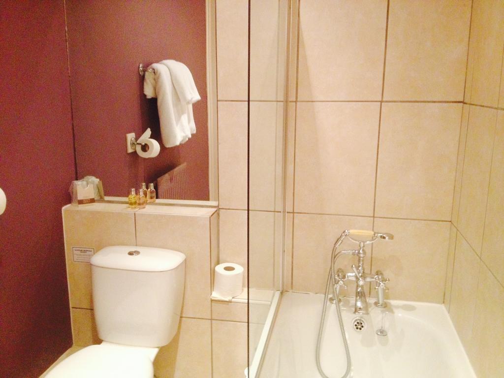 לאדלו Overton Grange Country Hotel חדר תמונה