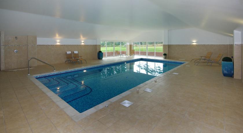 לאדלו Overton Grange Country Hotel מראה חיצוני תמונה